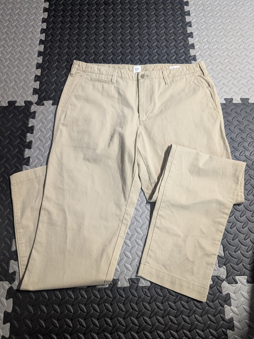 GAP Men's Straight Fit Chino Pants - Light Khaki